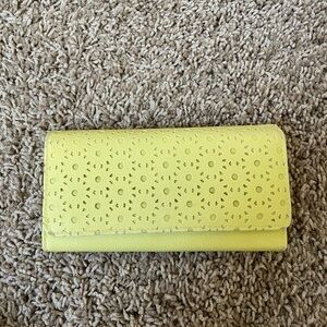 Eyelet wallet